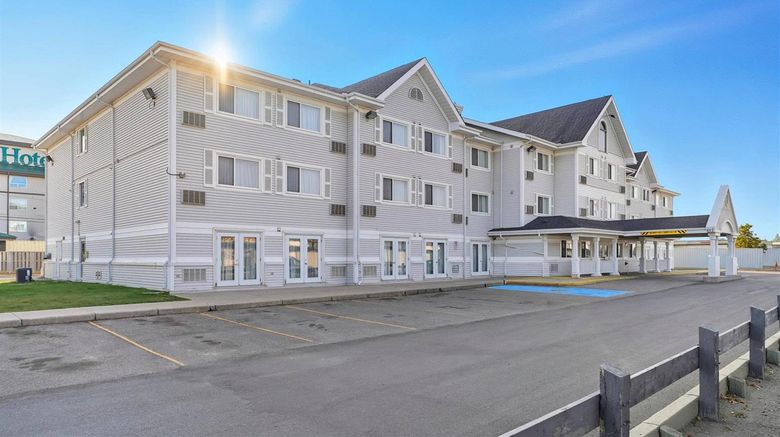 <b>Country Inn & Suites Saskatoon Exterior</b>. Images powered by <a href="https://iceportal.shijigroup.com/" title="IcePortal" target="_blank">IcePortal</a>.