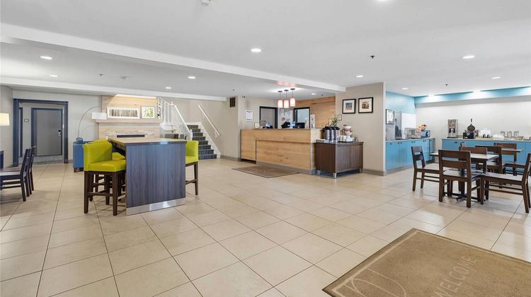 Country Inn & Suites Saskatoon Lobby