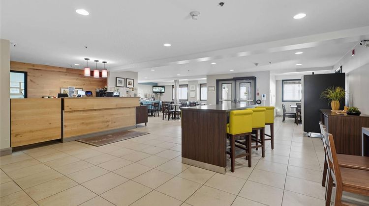 Country Inn & Suites Saskatoon Lobby