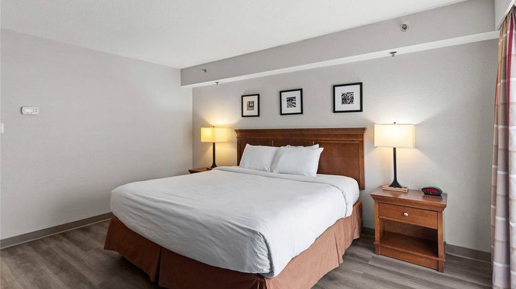 Country Inn & Suites Saskatoon Suite