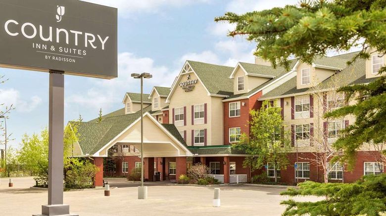 <b>Country Inn & Suites Calgary-Airport Exterior</b>. Images powered by <a href="https://iceportal.shijigroup.com/" title="IcePortal" target="_blank">IcePortal</a>.