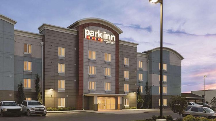 Park Inn By Radisson Calgary Arpt North Exterior