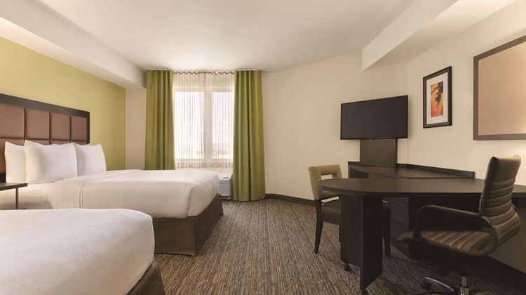 Park Inn By Radisson Calgary Arpt North Suite