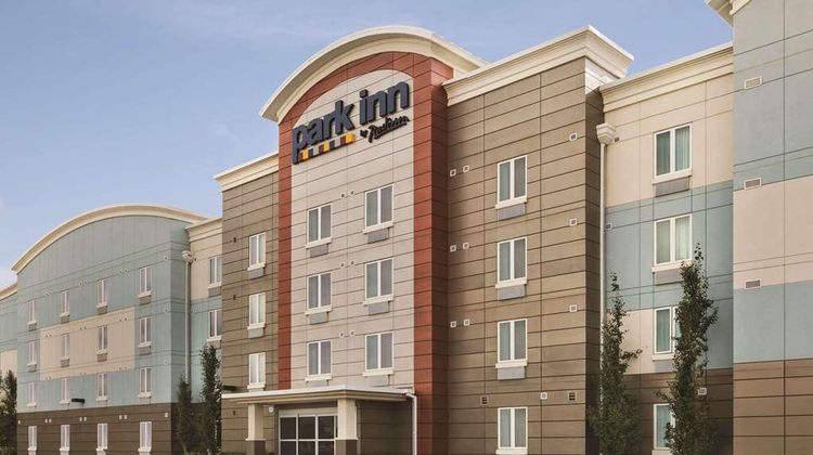 Park Inn By Radisson Calgary Arpt North Exterior