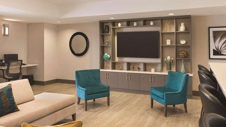 Park Inn By Radisson Calgary Arpt North Lobby
