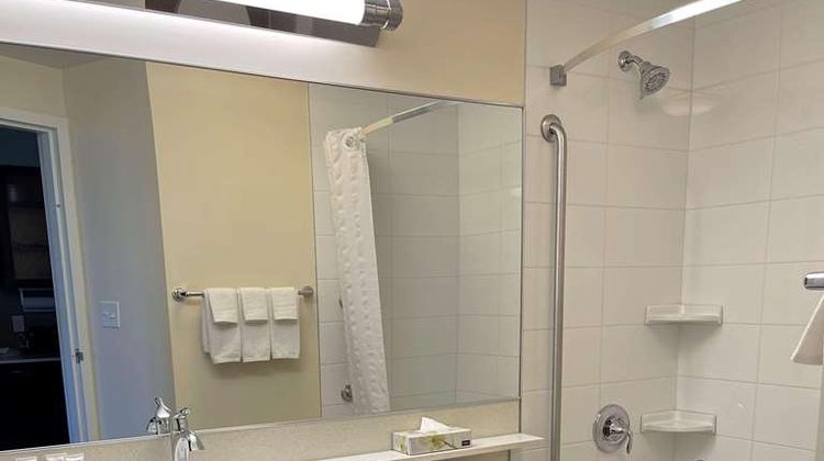 Park Inn By Radisson Calgary Arpt North Room