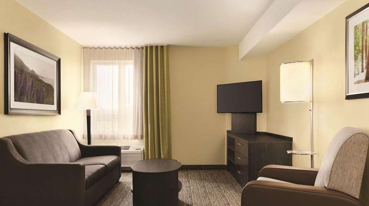 Park Inn By Radisson Calgary Arpt North Suite
