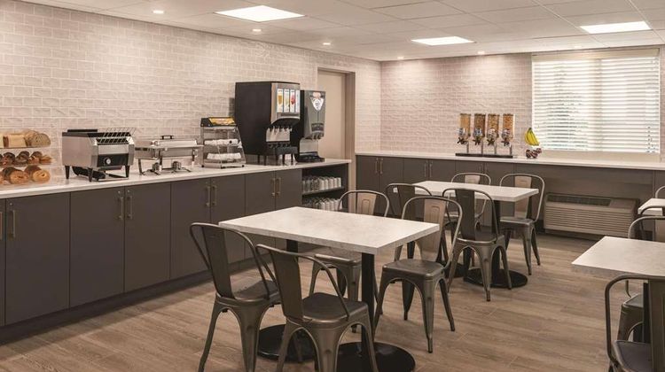 Park Inn By Radisson Calgary Arpt North Restaurant