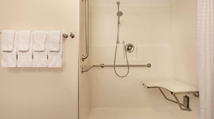 Park Inn By Radisson Calgary Arpt North Room