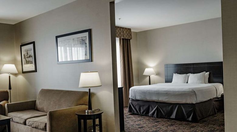 <b>Radisson Hotel Edmonton Airport Room</b>. Images powered by <a href="https://iceportal.shijigroup.com/" title="IcePortal" target="_blank">IcePortal</a>.