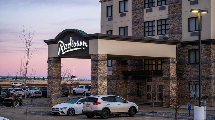 Radisson Hotel Edmonton Airport Exterior