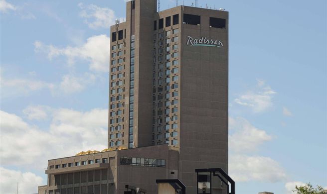Radisson Hotel Winnipeg Downtown Exterior