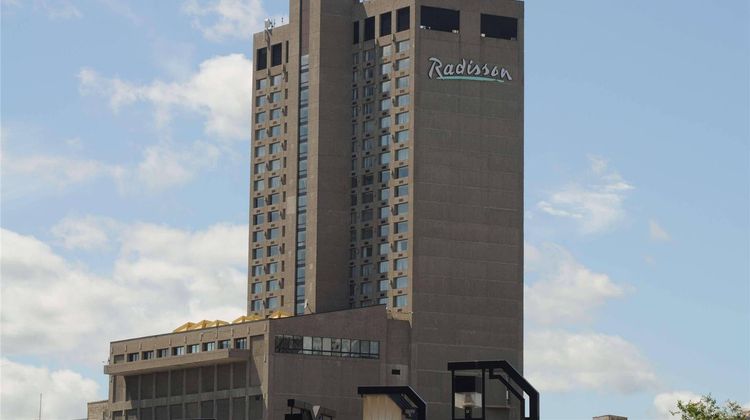 Radisson Hotel Winnipeg Downtown Exterior