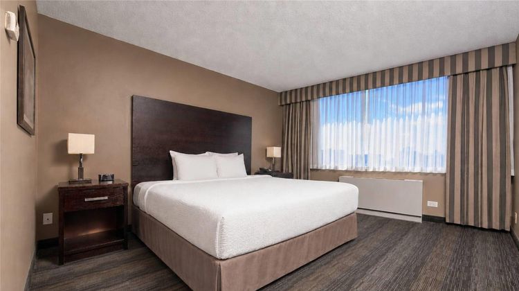 Radisson Hotel Winnipeg Downtown Suite