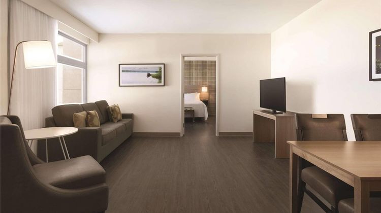 Radisson Kingswood Hotel & Suites Suite