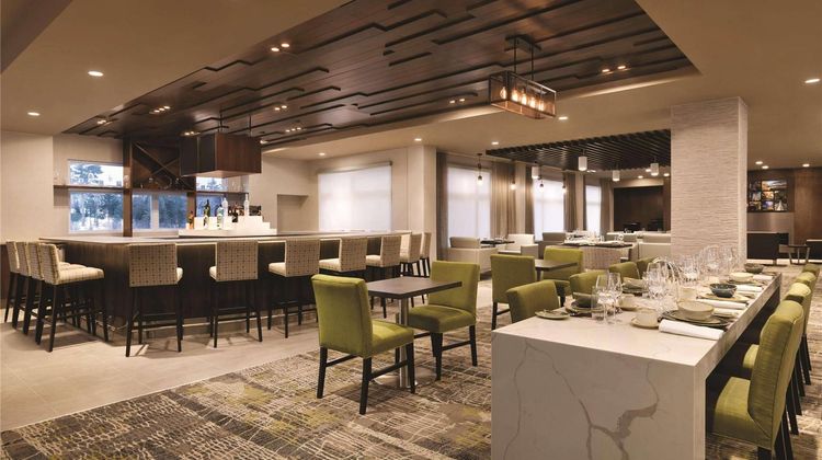 Radisson Kingswood Hotel & Suites Restaurant