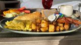 Radisson Kingswood Hotel & Suites Restaurant