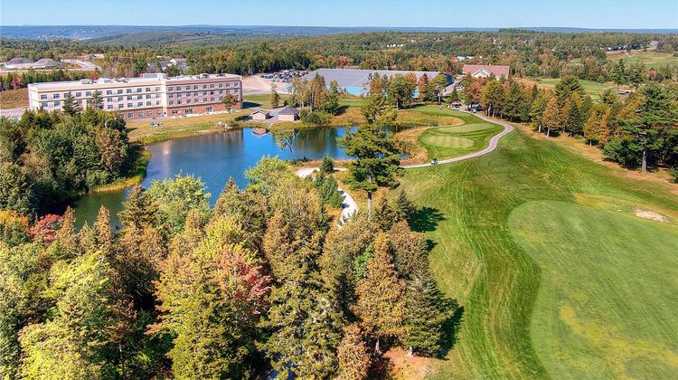 Radisson Kingswood Hotel & Suites Golf