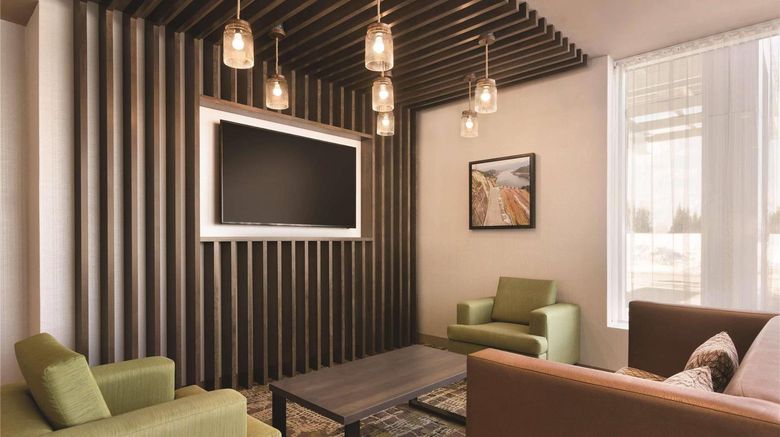 <b>Radisson Kingswood Hotel & Suites Lobby</b>. Images powered by <a href="https://iceportal.shijigroup.com/" title="IcePortal" target="_blank">IcePortal</a>.