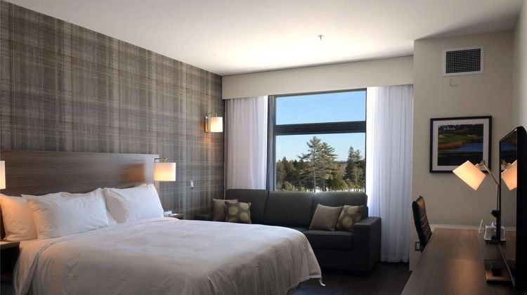 Radisson Kingswood Hotel & Suites Room