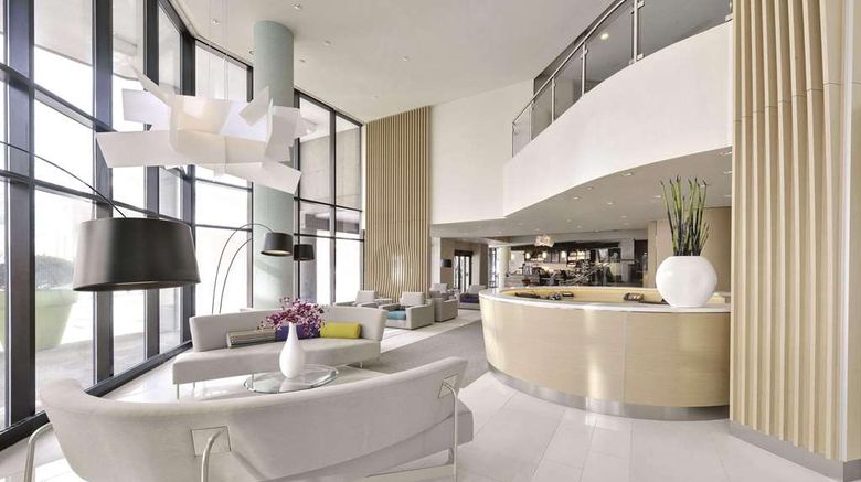<b>Radisson Blu Toronto Downtown Lobby</b>. Images powered by <a href="https://iceportal.shijigroup.com/" title="IcePortal" target="_blank">IcePortal</a>.