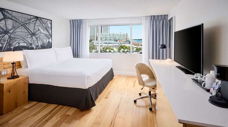 <b>Radisson Blu Toronto Downtown Room</b>. Images powered by <a href="https://iceportal.shijigroup.com/" title="IcePortal" target="_blank">IcePortal</a>.