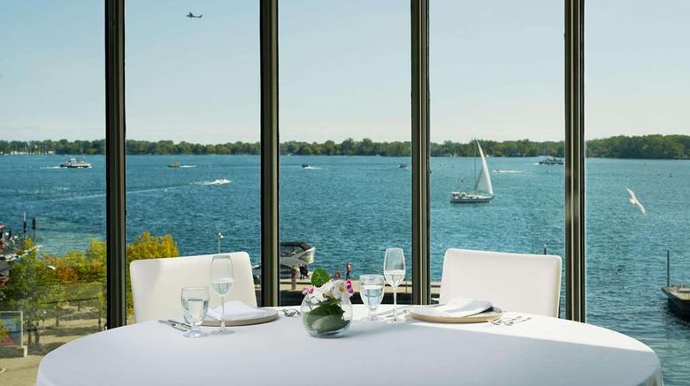 <b>Radisson Blu Toronto Downtown Restaurant</b>. Images powered by <a href="https://iceportal.shijigroup.com/" title="IcePortal" target="_blank">IcePortal</a>.