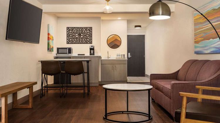 Radisson Hotel Colorado Springs Airport Suite