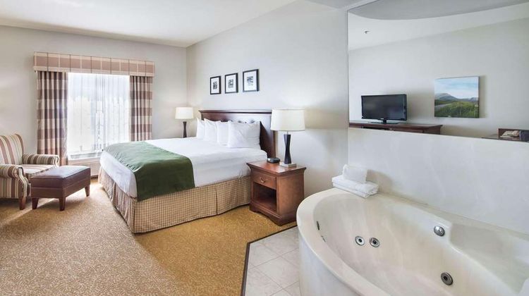 Country Inn & Suites Greeley Suite
