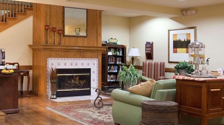 Country Inn & Suites Greeley Lobby