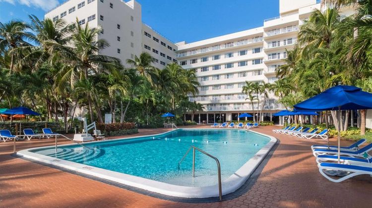 Radisson Resort Miami Beach Pool