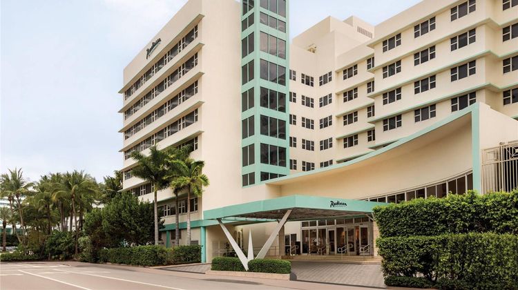 Radisson Resort Miami Beach Exterior