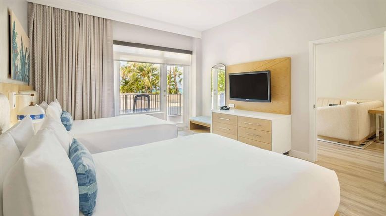 <b>Radisson Resort Miami Beach Suite</b>. Images powered by <a href="https://iceportal.shijigroup.com/" title="IcePortal" target="_blank">IcePortal</a>.
