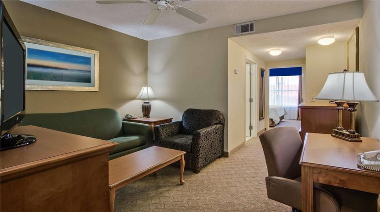 <b>Country Inn & Suites by Radisson Suite</b>. Images powered by <a href="https://iceportal.shijigroup.com/" title="IcePortal" target="_blank">IcePortal</a>.