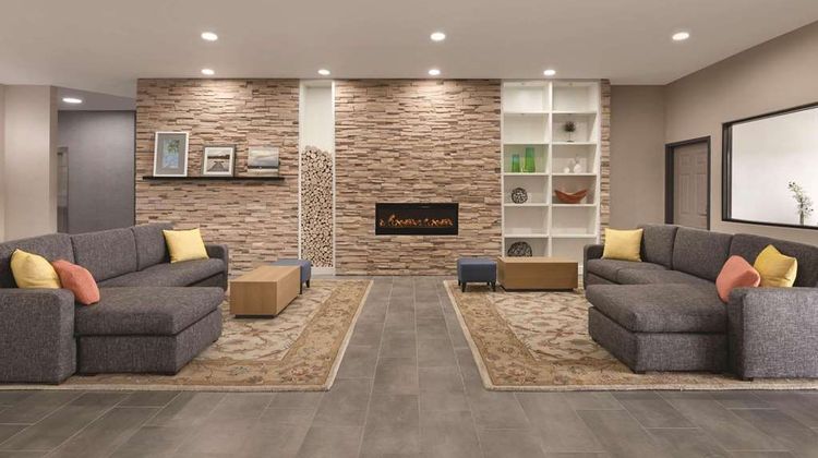 Country Inn & Suites Tampa RJ Stadium Lobby