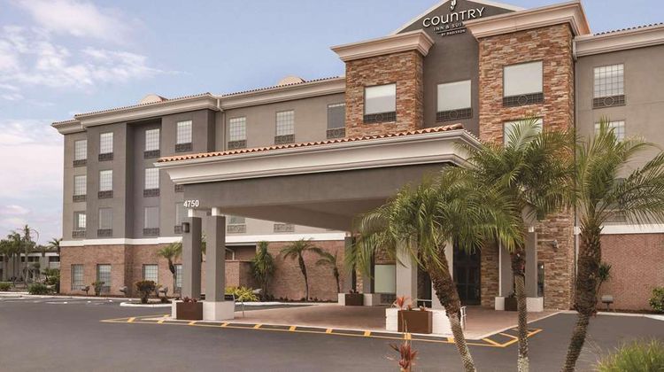 Country Inn & Suites Tampa RJ Stadium Exterior