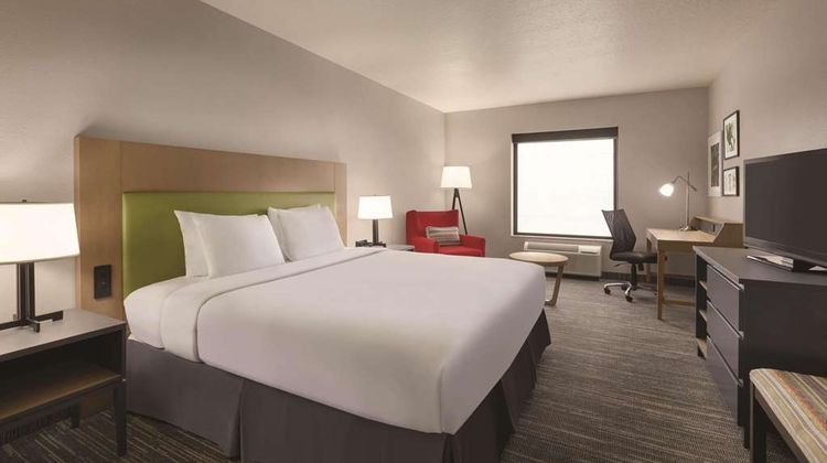 Country Inn & Suites Tampa RJ Stadium Room