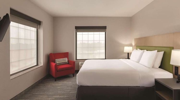 Country Inn & Suites Tampa RJ Stadium Suite