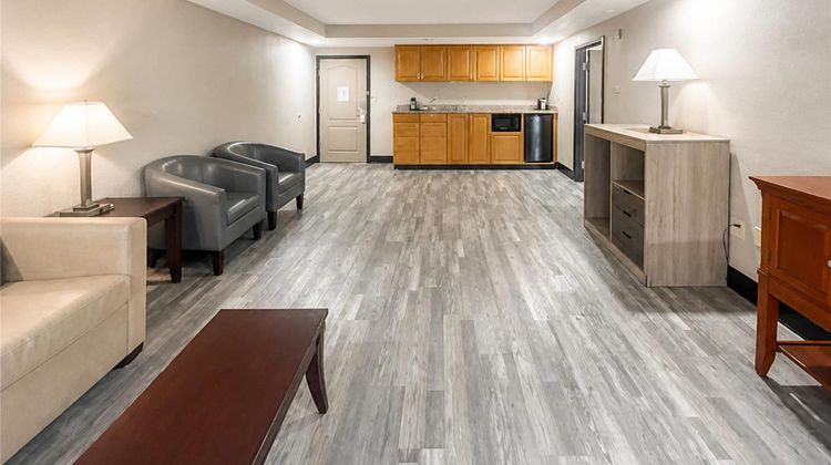 Country Inn & Suites Pensacola West Suite