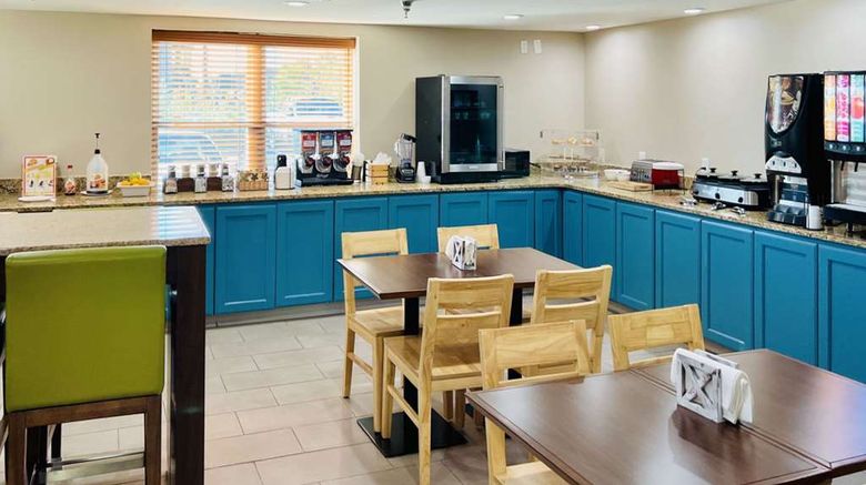 <b>Country Inn & Suites Panama City Restaurant</b>. Images powered by <a href="https://iceportal.shijigroup.com/" title="IcePortal" target="_blank">IcePortal</a>.