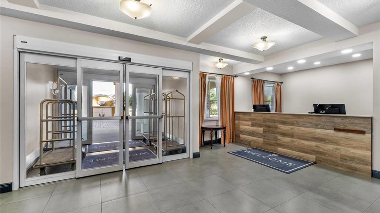 <b>Country Inn & Suites Port Orange-Daytona Lobby</b>. Images powered by <a href="https://iceportal.shijigroup.com/" title="IcePortal" target="_blank">IcePortal</a>.