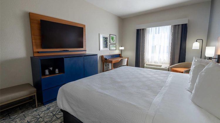 Country Inn & Suites St. Petersburg, FL Room