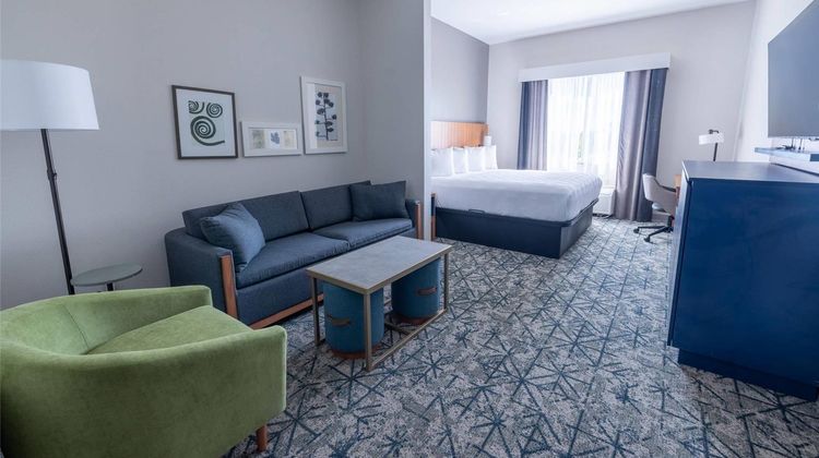 Country Inn & Suites St. Petersburg, FL Suite