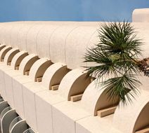Radisson Suite Hotel Oceanfront Exterior