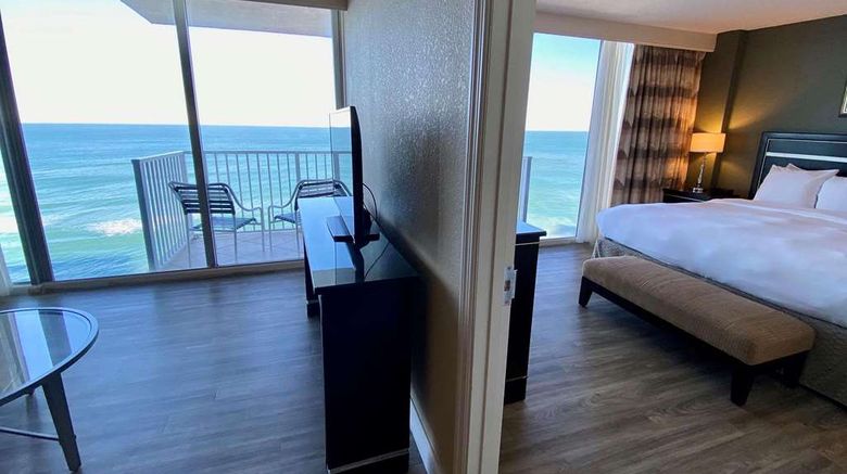 <b>Radisson Suite Hotel Oceanfront Room</b>. Images powered by <a href="https://iceportal.shijigroup.com/" title="IcePortal" target="_blank">IcePortal</a>.
