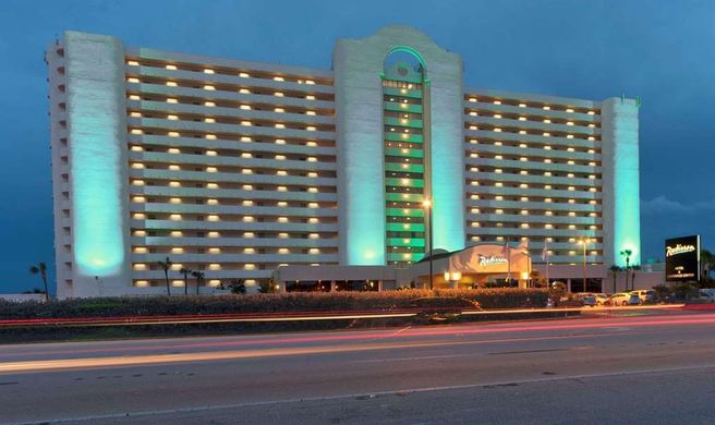 Radisson Suite Hotel Oceanfront Exterior
