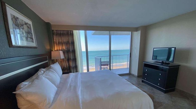 <b>Radisson Suite Hotel Oceanfront Suite</b>. Images powered by <a href="https://iceportal.shijigroup.com/" title="IcePortal" target="_blank">IcePortal</a>.