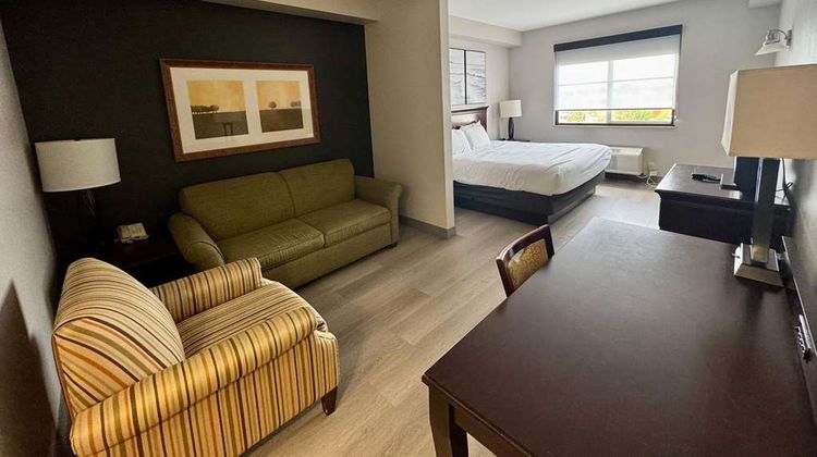 Country Inn & Suites Port Charlotte Suite