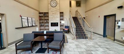 Country Inn & Suites Port Charlotte Lobby