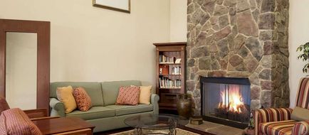 Country Inn & Suites Crestview Lobby